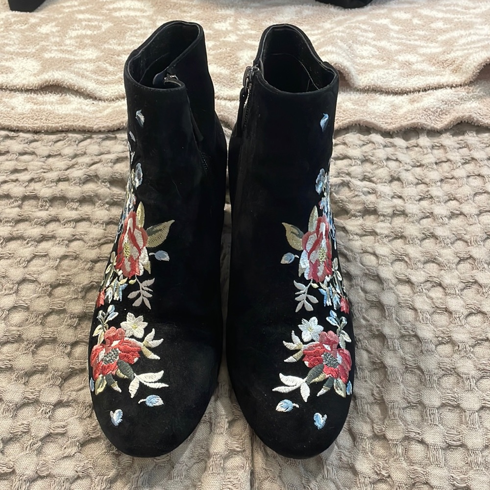 Black suede embroidered booties